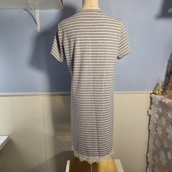 Ekouaer Small Gray White Lace Detail V Neck Button Up Summer Nightgown - Picture 6 of 9